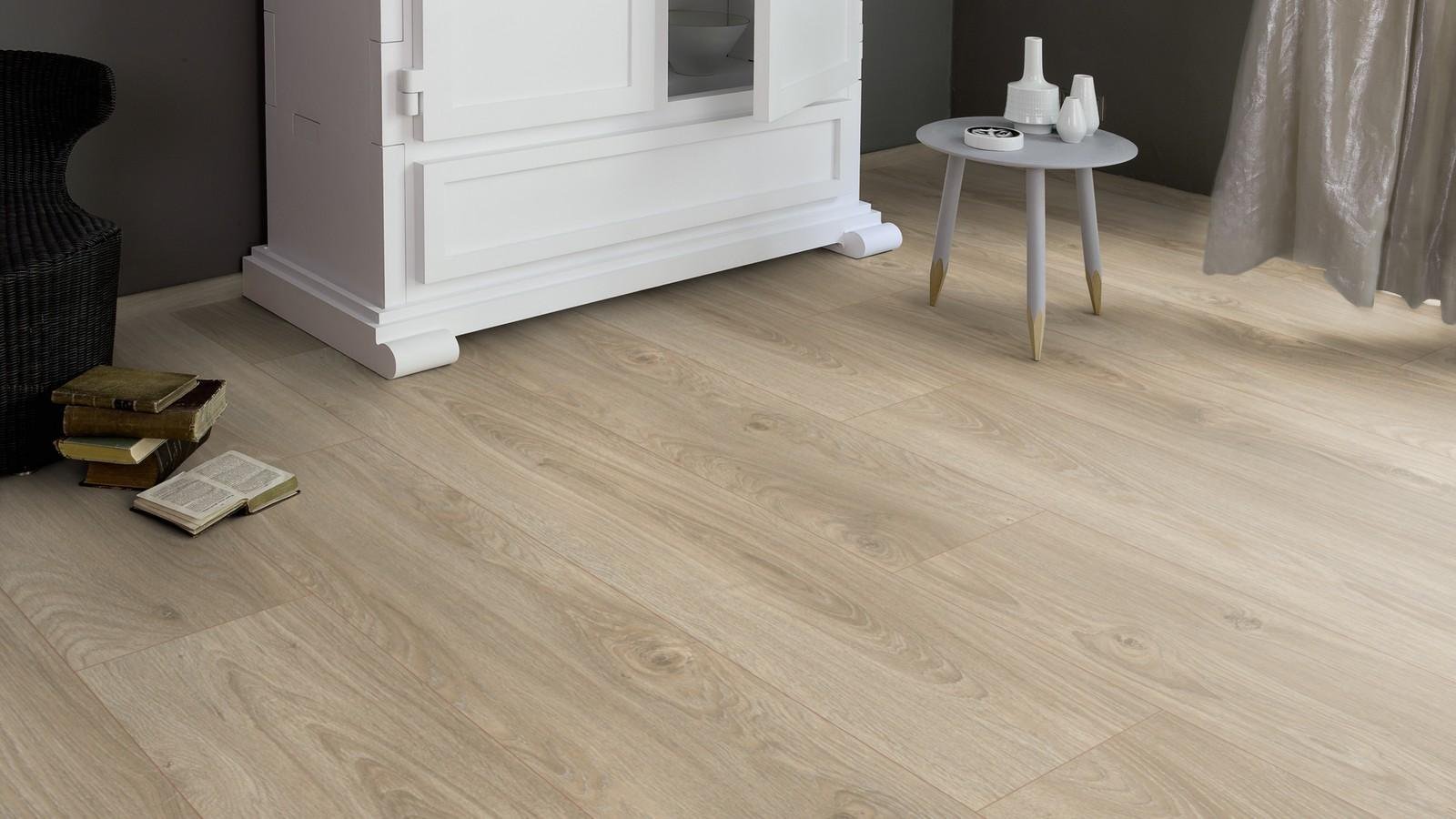 PISO LAMINADO KAINDL CLASSIC ROBLE ROBUR EN LISTÓN 19.3 cm X 138.3 cm X 7 mm - Imagen 8